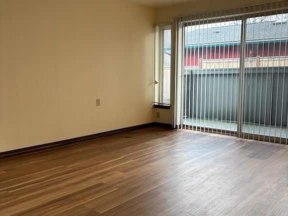 Living room & Patio