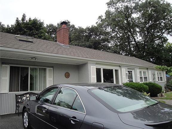 3rd image of 100 Sherwood Ave