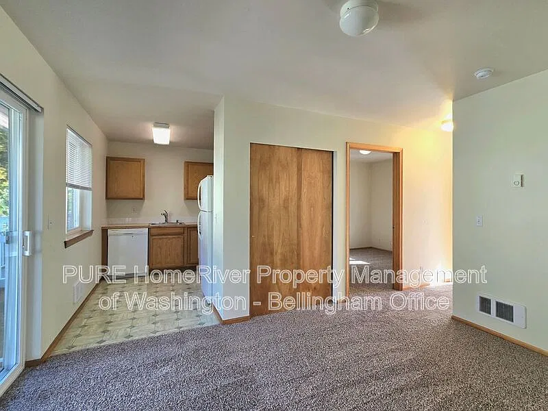 1 bed, 1.0 bath, 484 sqft, $1,275 — Photo 2