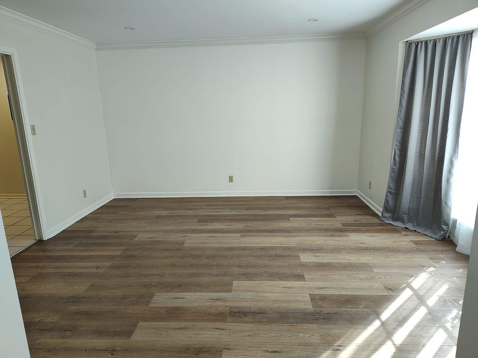 1st image of 637 Greenfield Dr