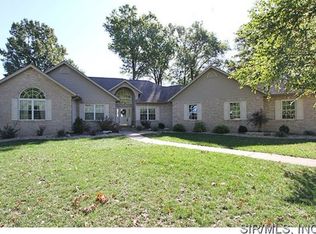 9710 Saint Vincent Pl, Breese, IL 62230