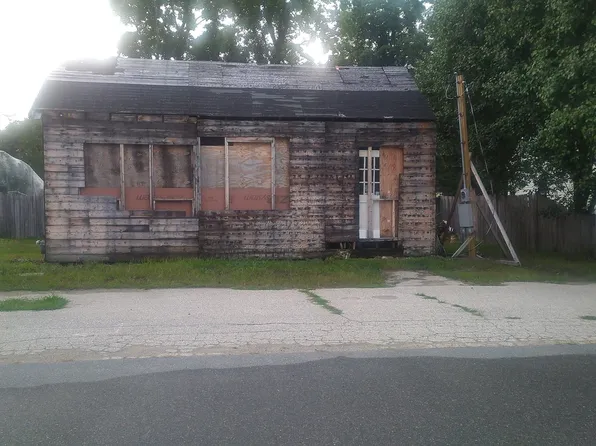 4 Park St, Georgetown, MA 01833