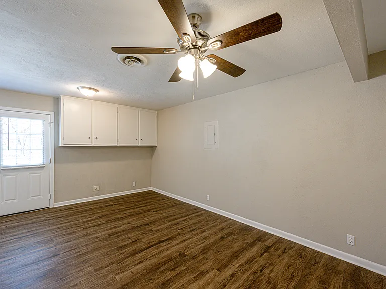 105 Dupont Cir — Photo 15