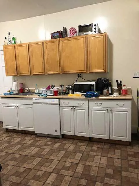 4 bed, $5,500 — Photo 1