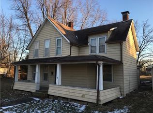 414 E 3rd St, Cameron, MO 64429