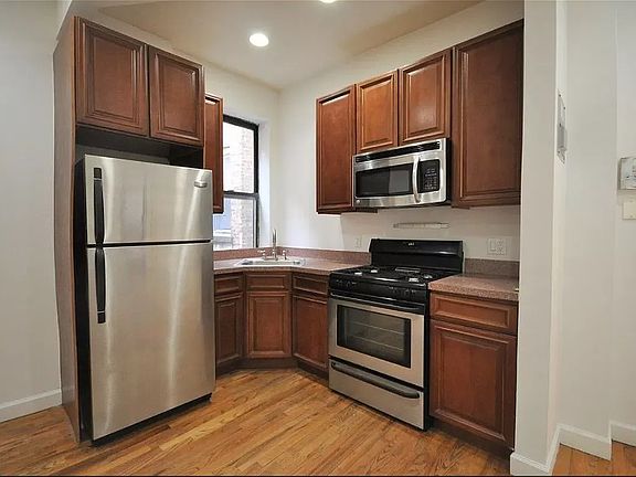 2nd image of 526 Lafayette Ave #2O