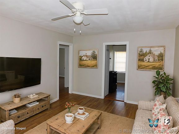 4th image of 1183 NW Ozmun Ave