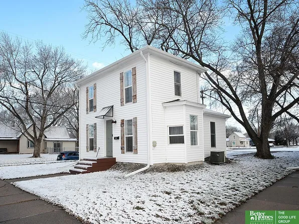 558 W 7th St, York, NE 68467