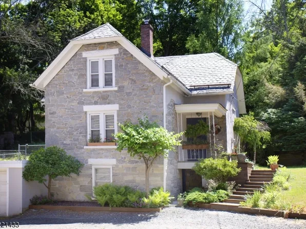 17 Diller Ave, Newton Town, NJ 07860