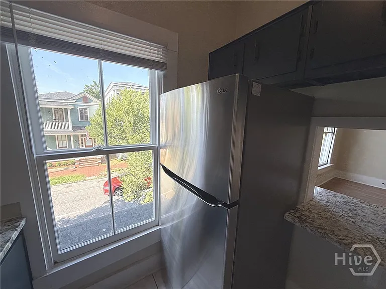 218 W Anderson St #UPPER — Photo 35
