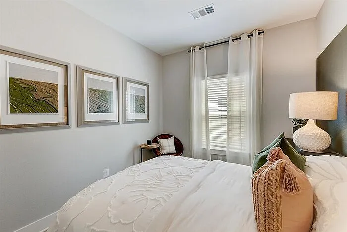 3905 Constantine Dr — Photo 27