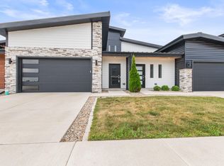 255 Nomo Pl, Crown Point, IN