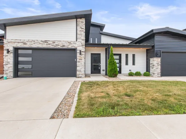 255 Nomo Pl, Crown Point, IN 46307