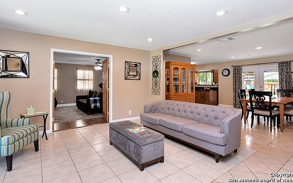4th image of 2623 Waterford Dr