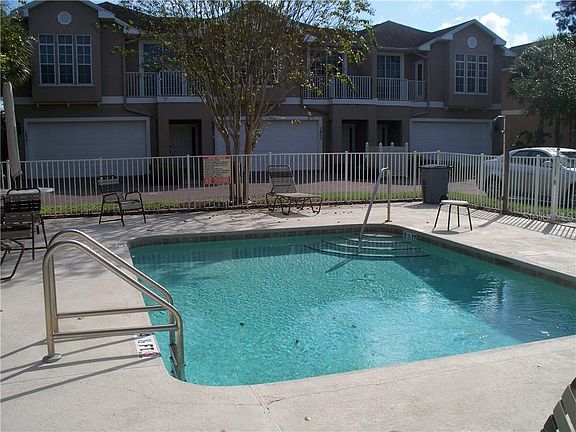 3rd image of 1810 Bayshore Way