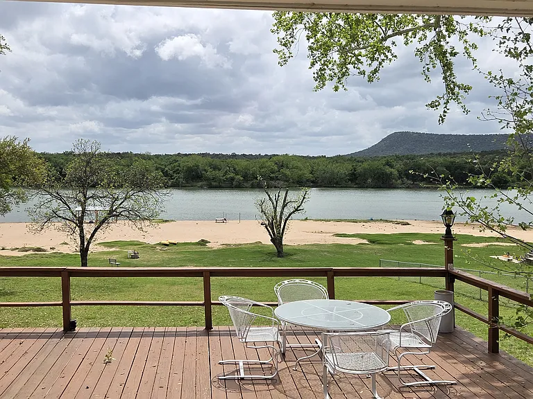 3520 River Oaks Dr — Photo 3