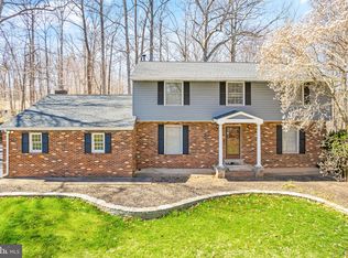 8108 Crestridge Rd, Fairfax Station, VA 22039