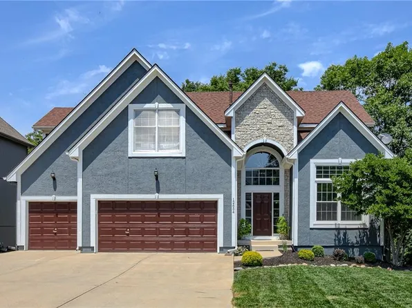 12654 S Hallet St, Olathe, KS 66062