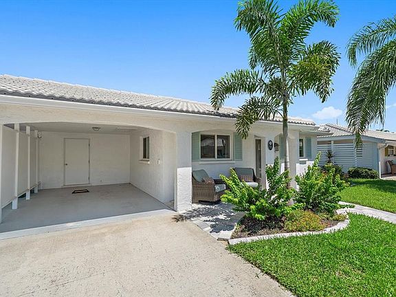 2nd image of 711 SPANISH DRIVE S #211