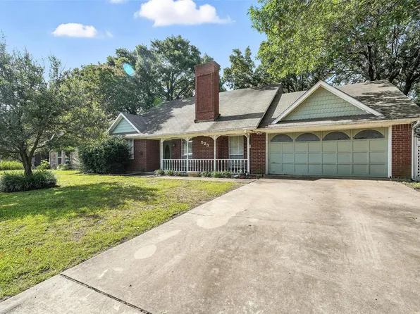 523 Highland Oaks Dr, Greenville, TX 75402