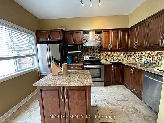 5th image of 75 Leitchcroft Cres