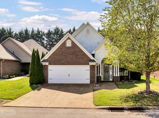 227 Savannah Park Dr, Maryville, TN 37803