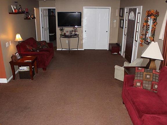 2nd image of 2605 Chalet Ln