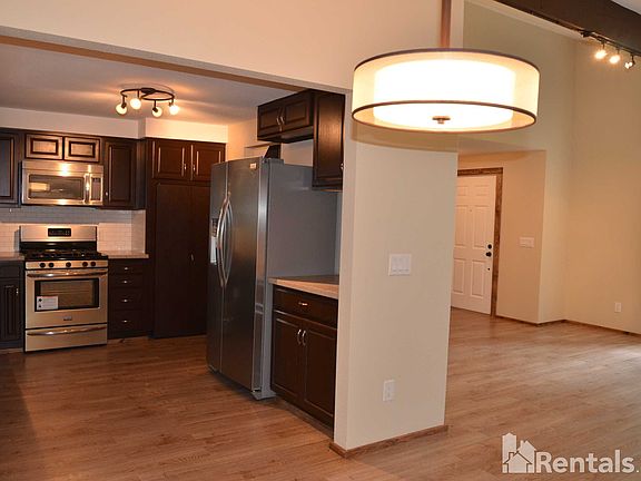 3rd image of 4001 SE Cameron Pl