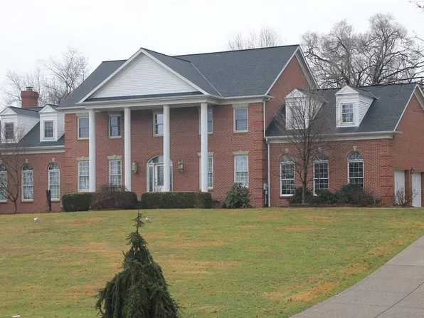 119 Links View Dr, Pittsburgh, PA 15241
