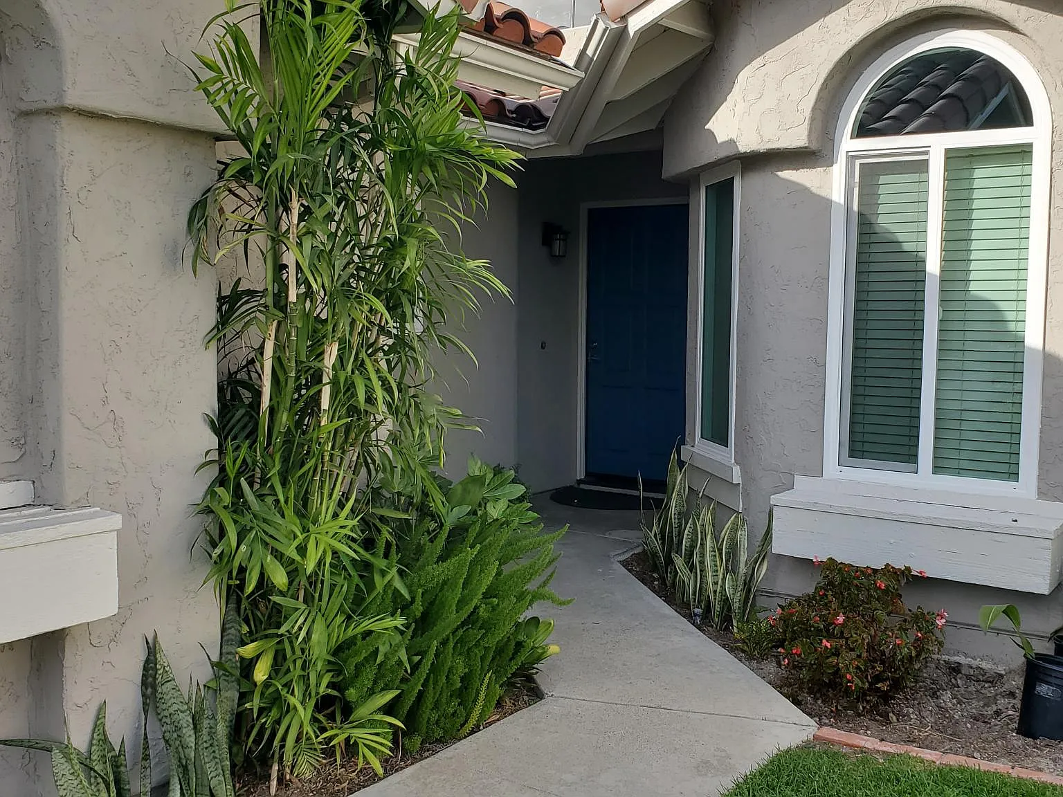 3 bed, 1400 sqft, $3,795 — Photo 2