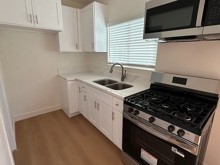 Torrance 44 — Photo 8