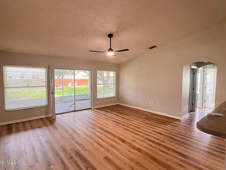 170 Nadell Ave NW — Photo 8