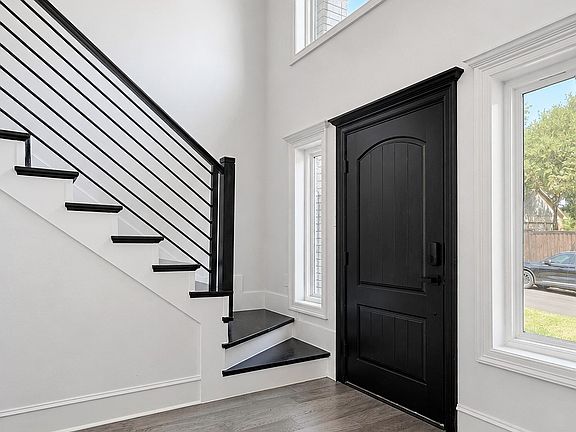 4th image of 515 Craig Cir