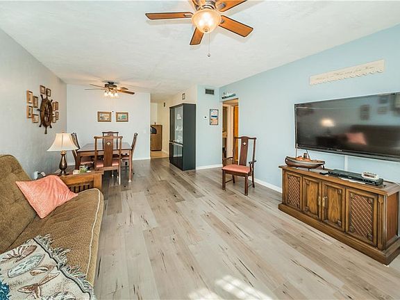 4th image of 4153 56th St N APT 1009