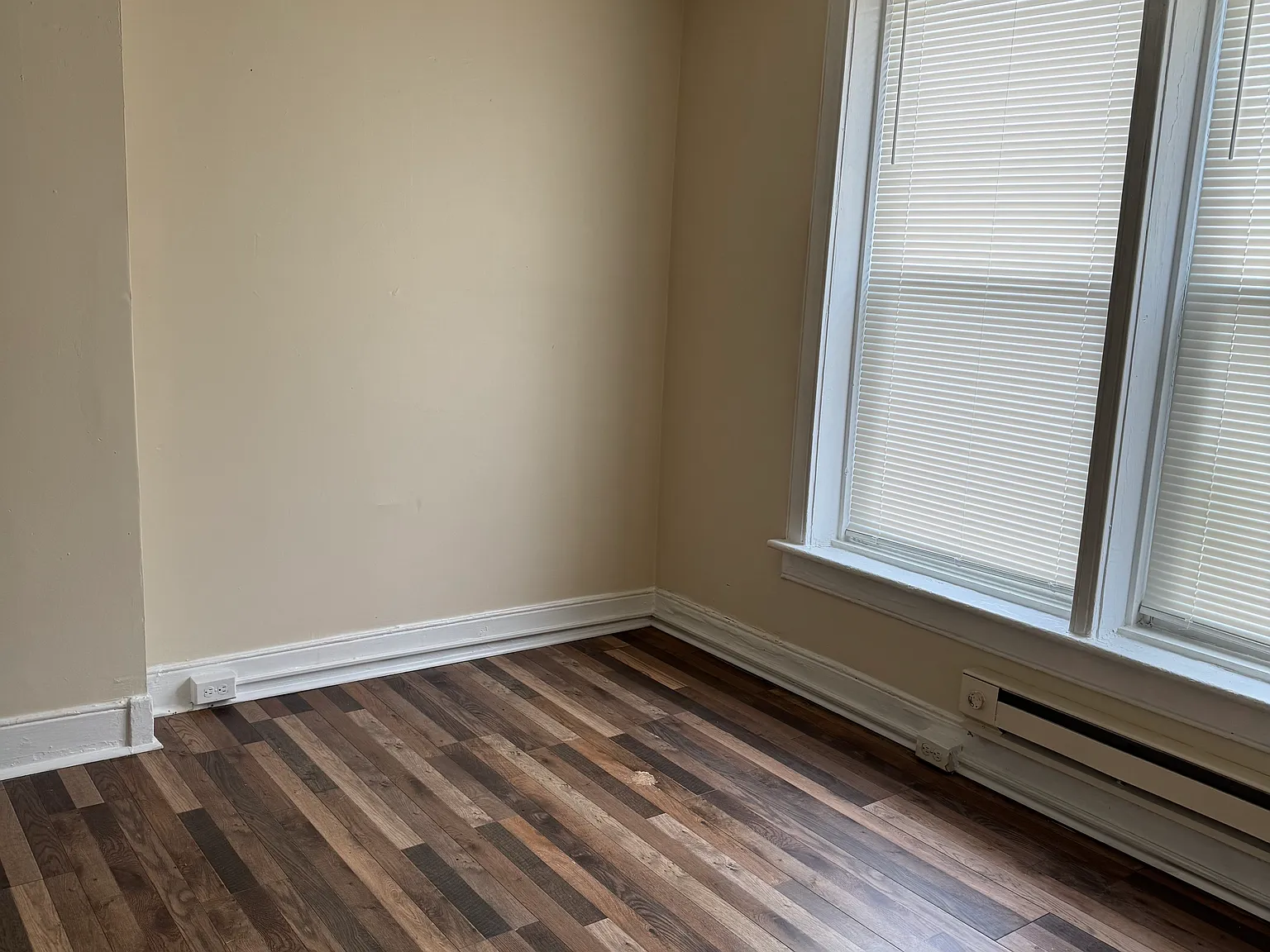 1015 Lehman St — Photo 2
