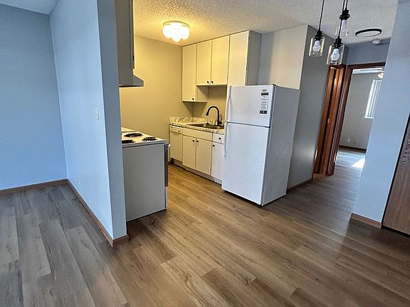 3rd image of 4615 Prescott Ave #1513