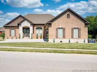 2910 Boulder Ridge Dr, Jeffersonville, IN 47130