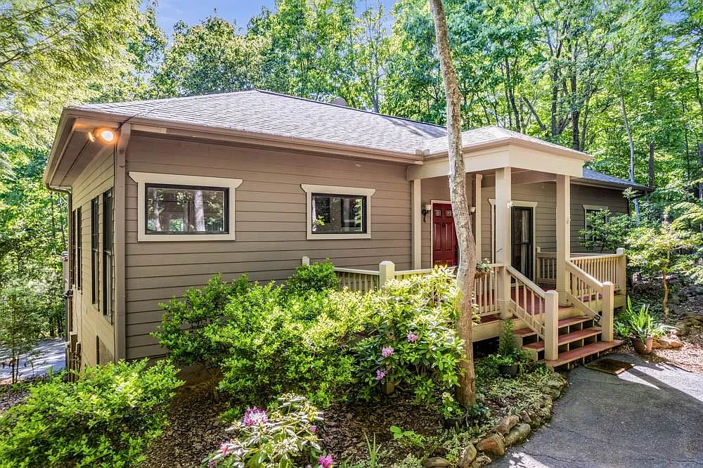 61 Morgan Walk photo 1
