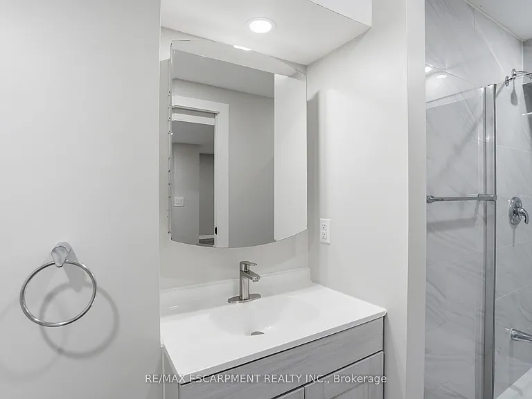 43 Fleming Cres #LOWER LEVEL — Photo 8