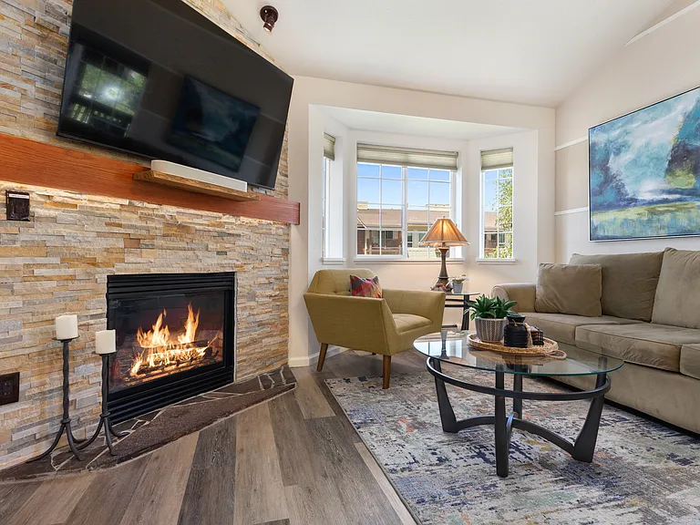 Gas Fireplace | Smart TV