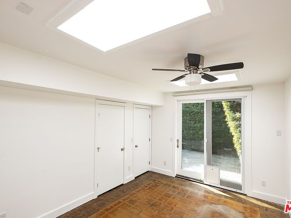 1st image of 413 Rose Ave Suite B