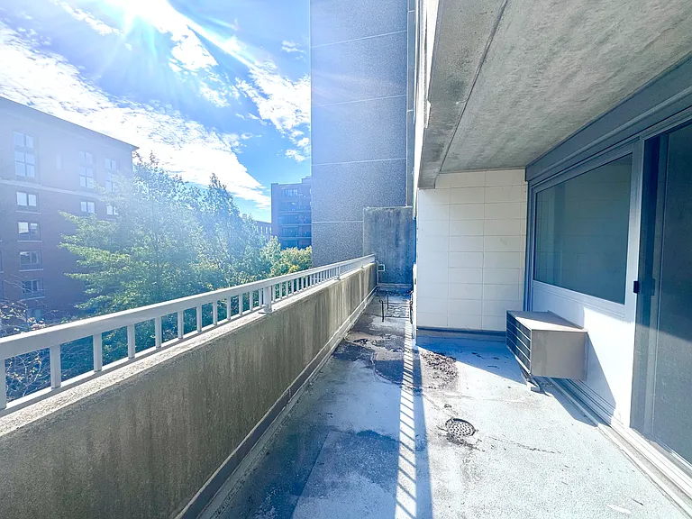 131 Park St #404 — Photo 8