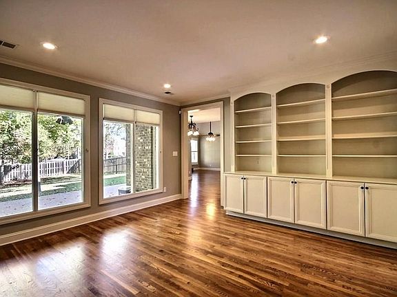 4th image of 9990 Bentwood Creek Dr