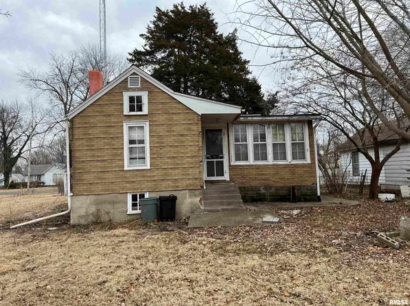813 Goltra Ave, Jacksonville, IL 62650