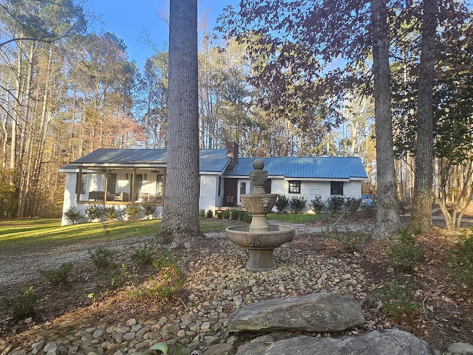 2 bed, 1000 sqft, $2,200 — Photo 3
