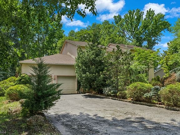 3rd image of 40 Vista Dr