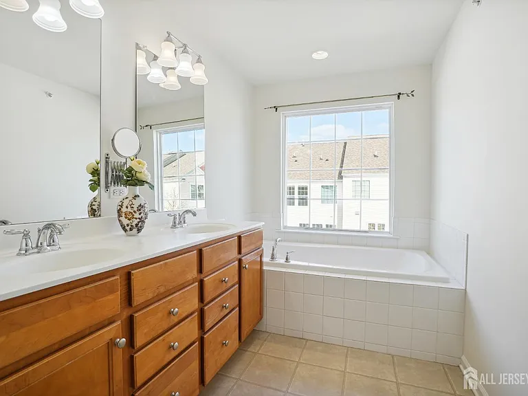1501 Gabriel Ln — Photo 11