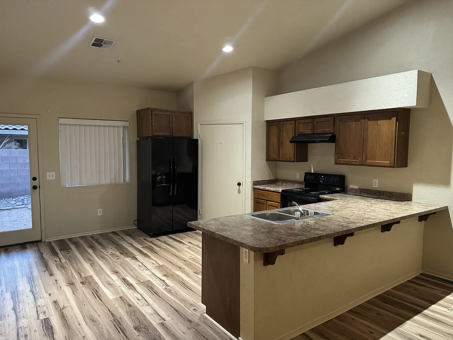 3 bed, 1270 sqft, $1,550 — Photo 4