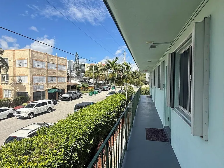 469 SW 3rd St #9 — Photo 11