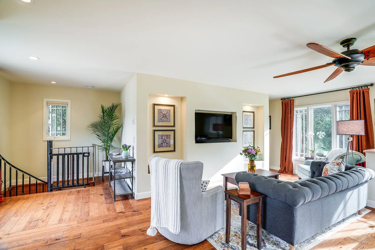 2 bed, 2.0 bath, 1097 sqft, $6,838 — Photo 2